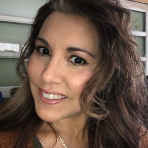 Meet your Posher, Gloria